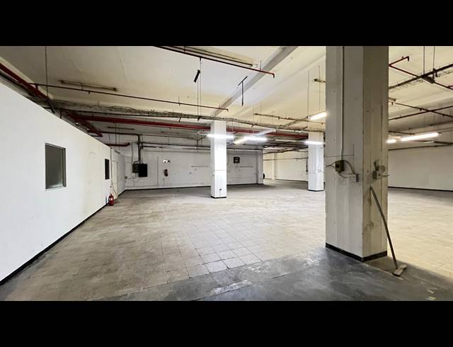 1,000M² WAREHOUSE TO LET IN NEW CENTRE
